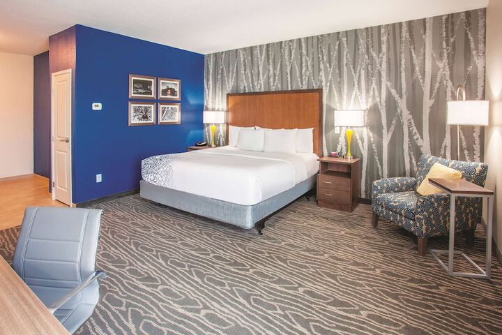 Room 12 of 23