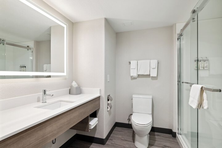 Holiday Inn Express Hotel & Suites Vacaville by IHG