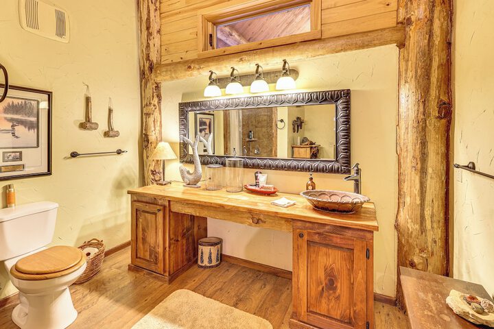Fish Boat & Hike: Pet-friendly Cabin in Arkansas