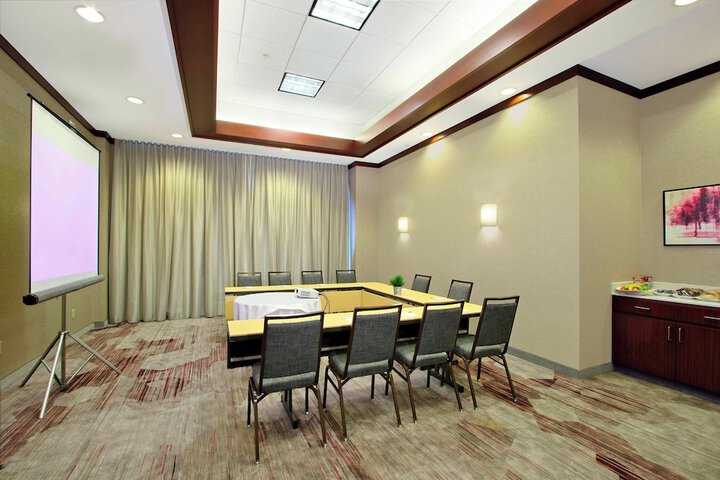 Courtyard by Marriott Oakland Downtown