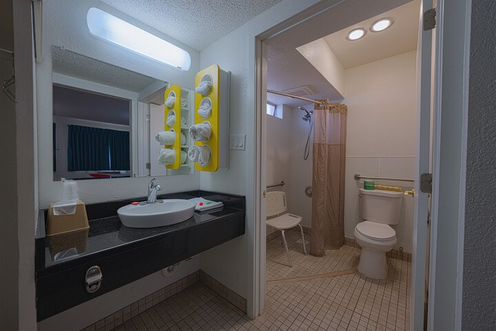 Room 54 of 103