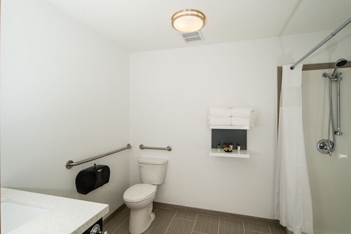 Room 25 of 73