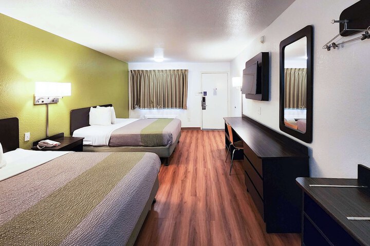 Room 18 of 50