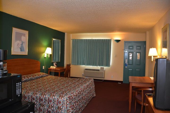 Room 18 of 34
