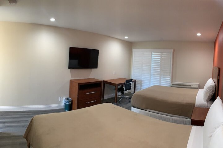 Room 14 of 32