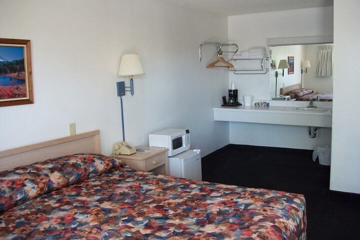 Room 13 of 29