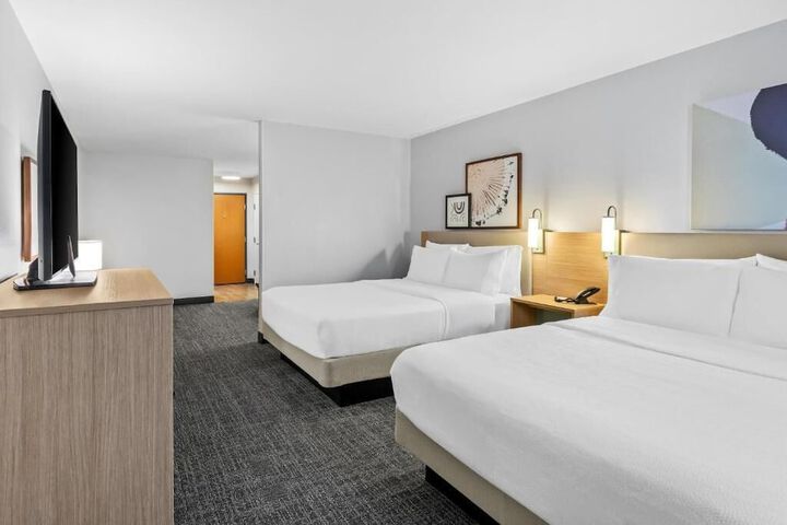 Spark by Hilton Shawnee