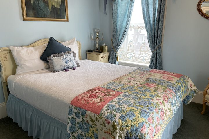 Room 43 of 93