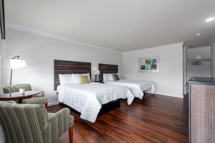 Room 13 of 25