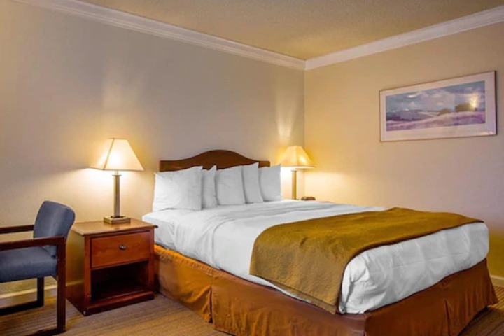 Room 25 of 29