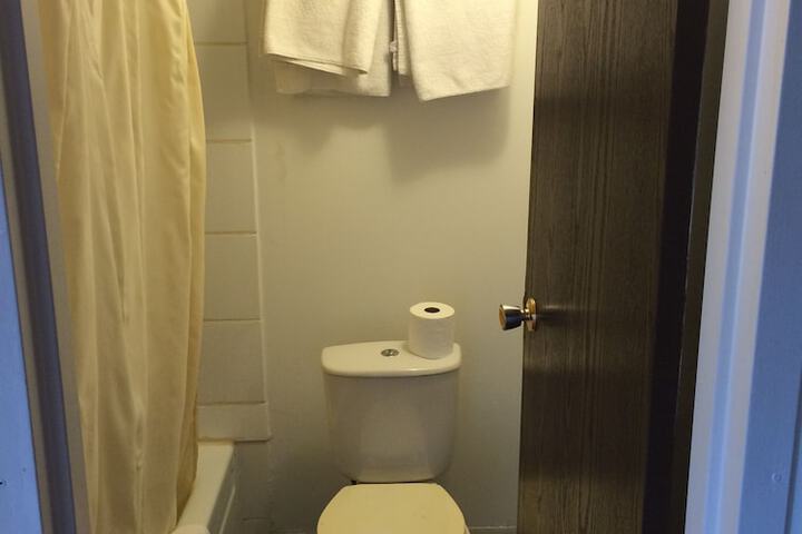 Room 26 of 38