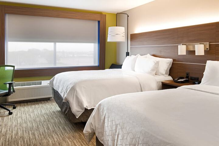 Holiday Inn Express & Suites Racine by IHG