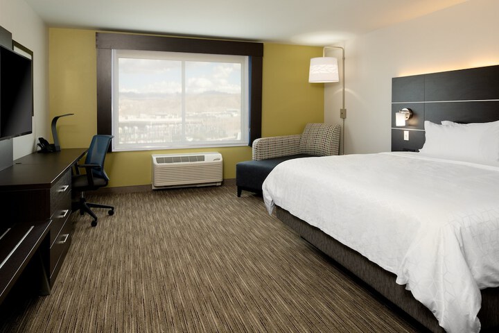 Room 25 of 57