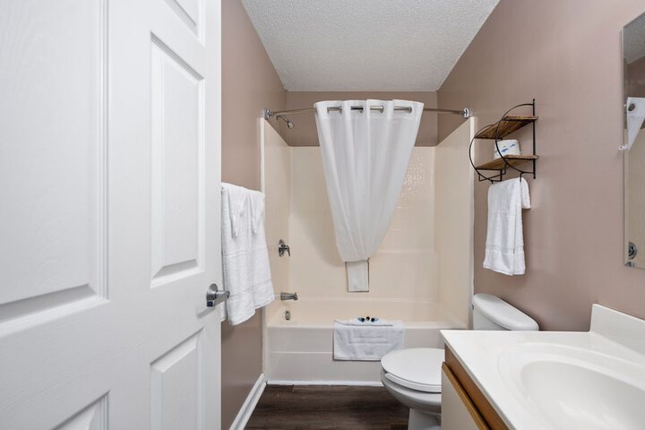 Room 9 of 30