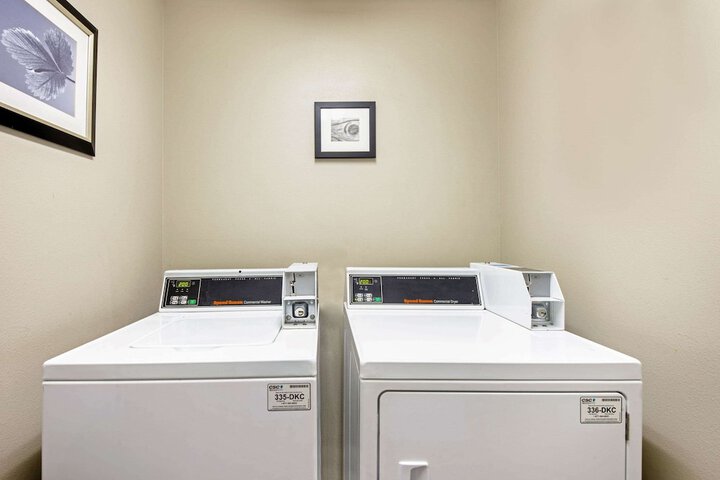 Room 16 of 28