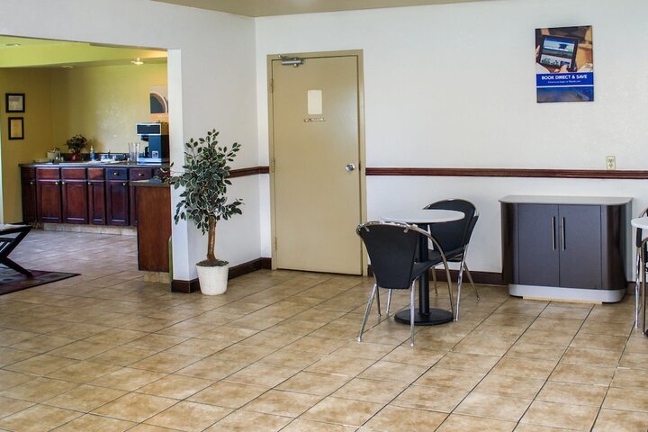Hotel Interior 11 of 28