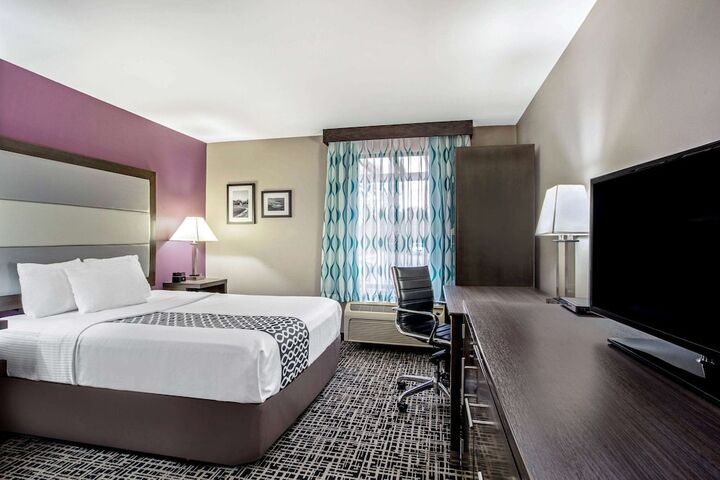 Room 9 of 23