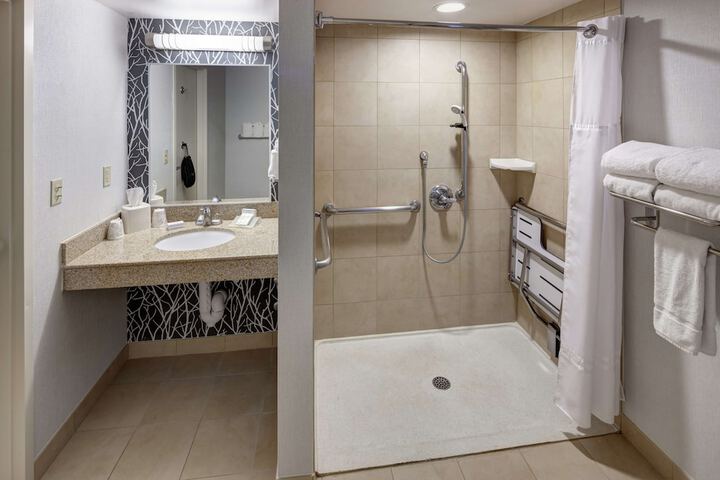 Hilton Garden Inn Naperville / Warrenville