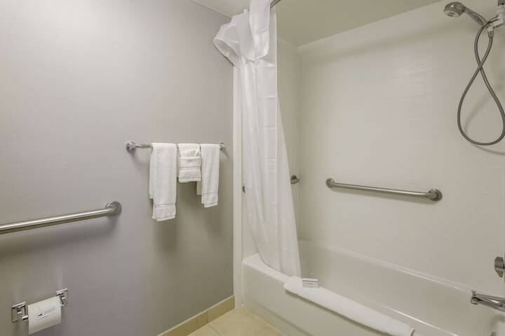 Room 12 of 39
