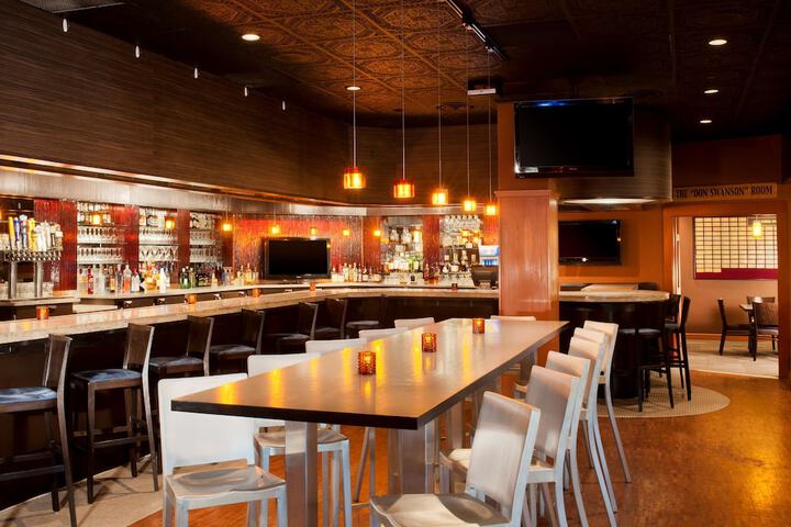 Lounge 63 of 70