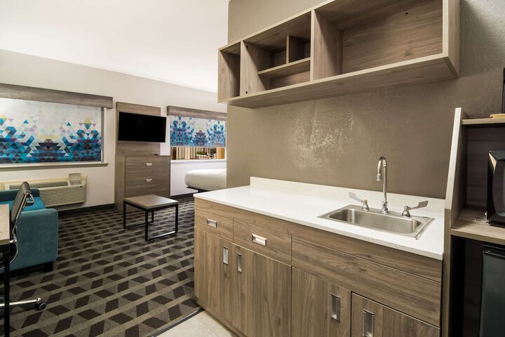 Room 21 of 47