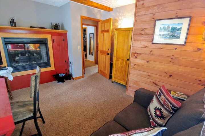 Room 11 of 34