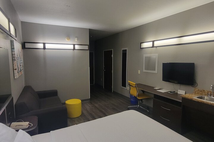 Room 37 of 54