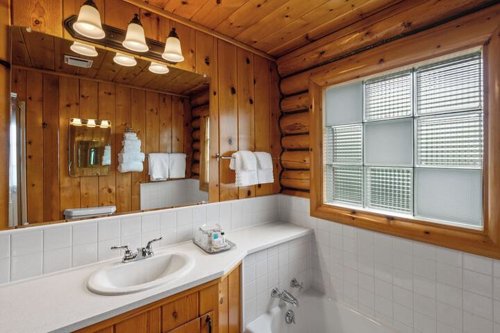 El Western Cabins & Lodges