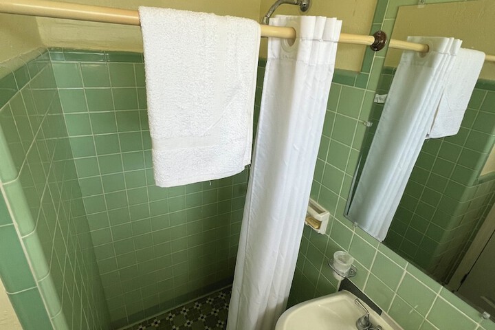 Room 9 of 29