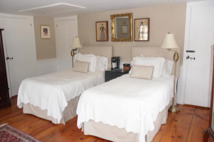 Room 18 of 32