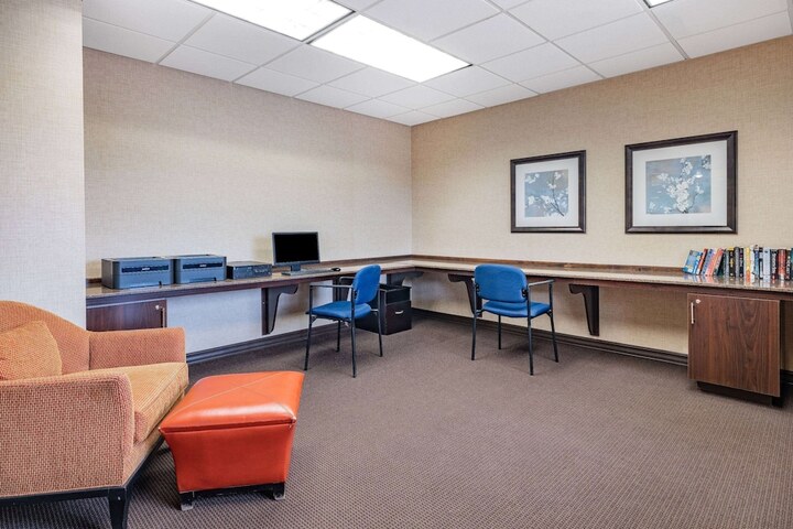 Business Center 57 of 58