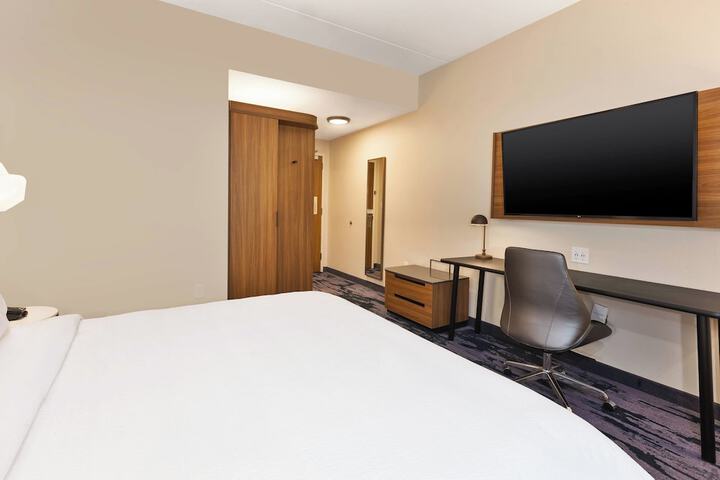 Room 18 of 32