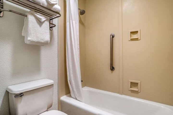 Room 28 of 45