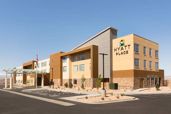Hotel 3 of 64