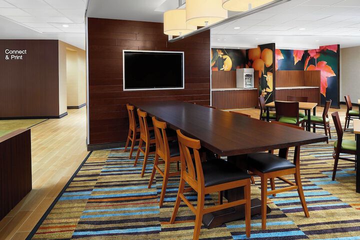 Fairfield Inn & Suite by Marriott Fresno Yosemite Intl Airport