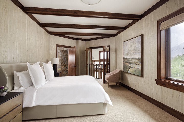 Room 47 of 273