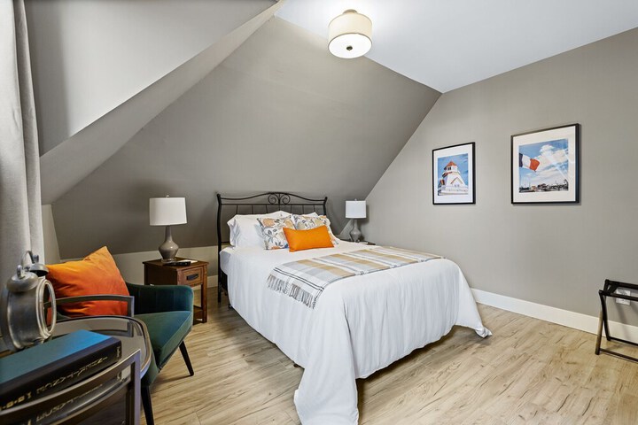 Room 20 of 87