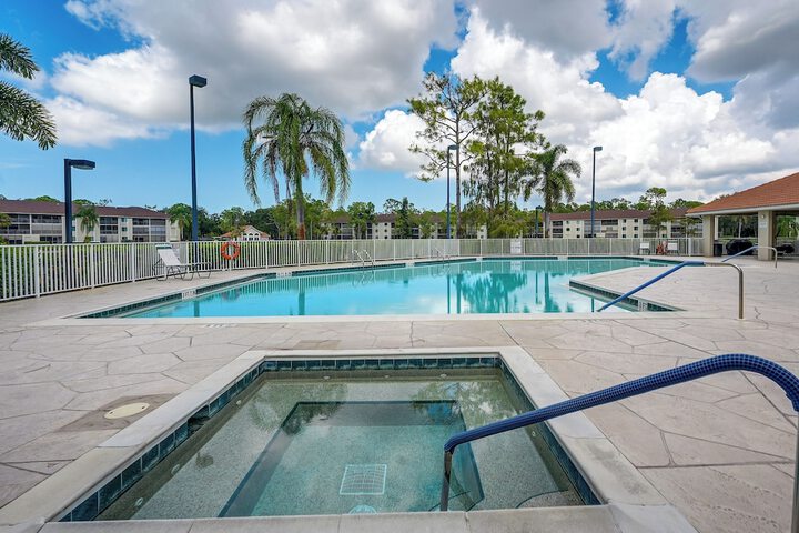 3 Mi to Beaches: Naples Condo w / Pool Access!