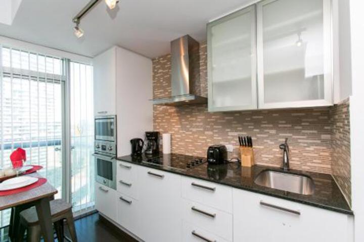 Royal Stays Furnished Apartments Entertainement District