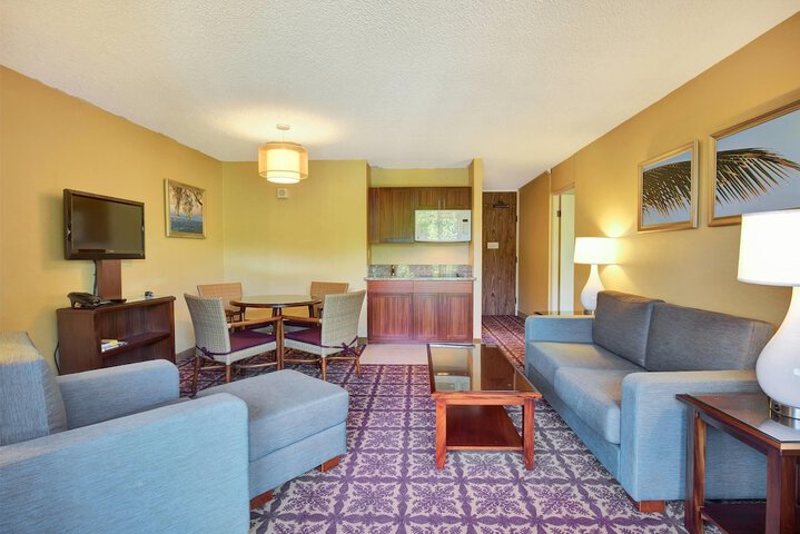 Hilo Hawaiian Hotel Trademark Collection by Wyndham