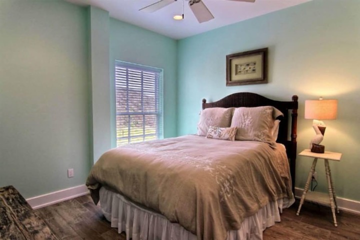 Room 16 of 36