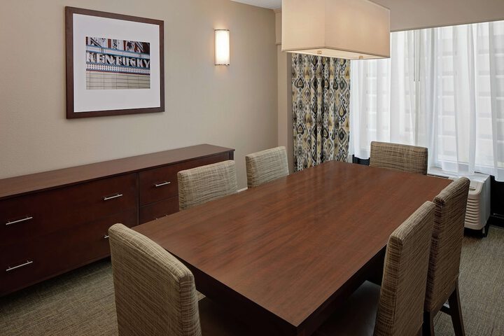 Room 18 of 38