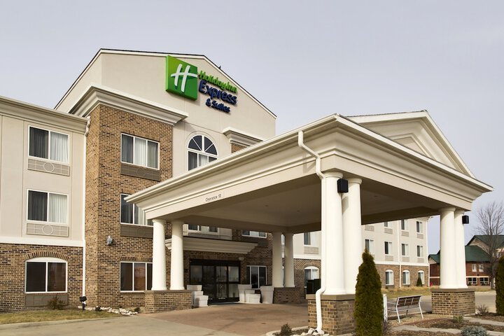 Hotel 2 of 49