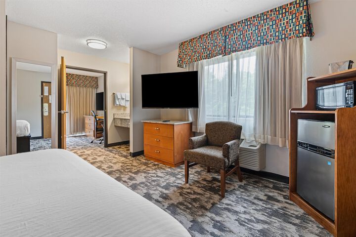 Best Western Ambassador Inn & Suites