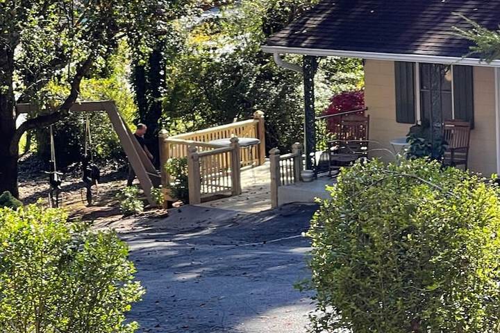 Mountain Aire Cottages Inn & Glamping