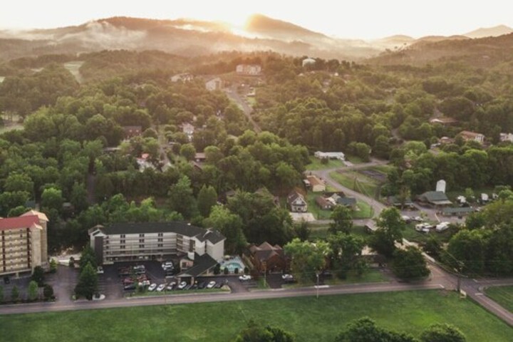 Twin Mountain Inn & Suites