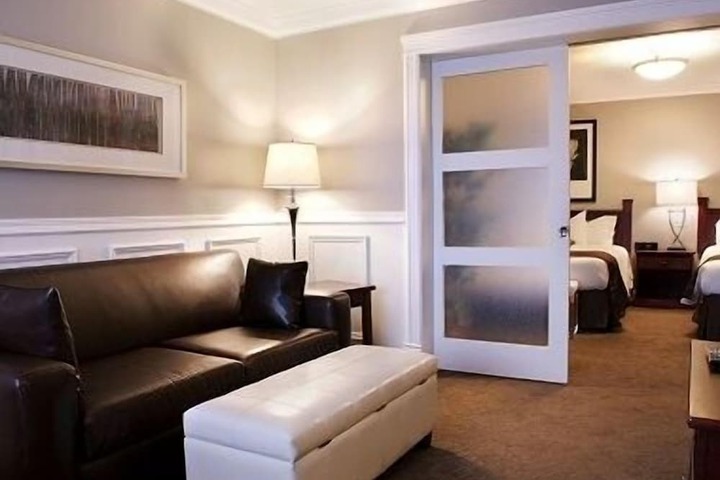 Room 10 of 36