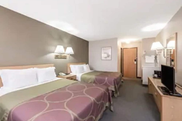 Room 6 of 19