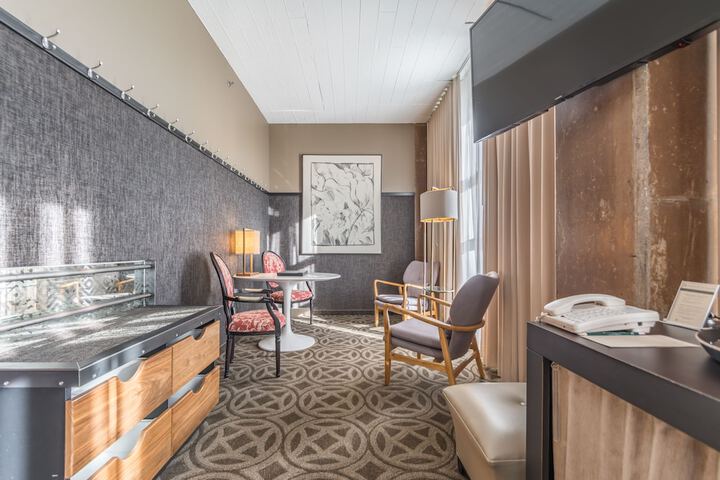 Room 32 of 90