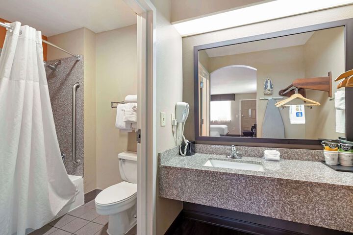 Best Western Inn & Suites
